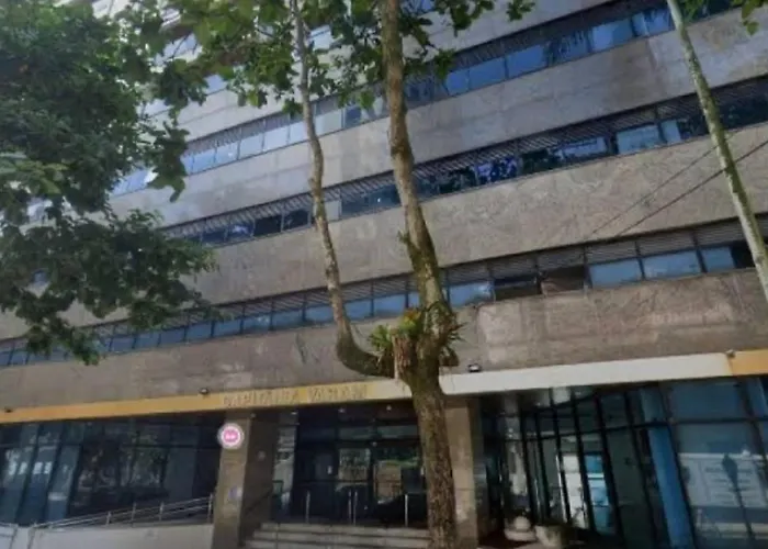 4- Varam, piscina, CHURRASQUEIRA, próximo à praia Guarujá